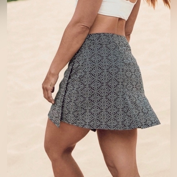 Ripskirt Hawaii New Lotta Leg Wrap Skirt Black Pearl Batik Length 1 Sz Small - Picture 5 of 12